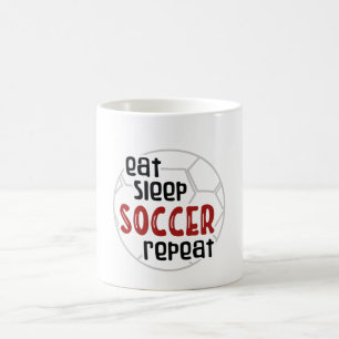 Mug Mangez la répétition de football du sommeil