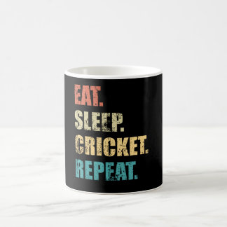 Mug Mangez le cricket de sommeil répétitif.