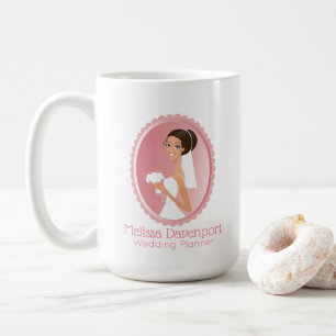 Mug Mariée en robe Mariage blanche tenant un bouquet