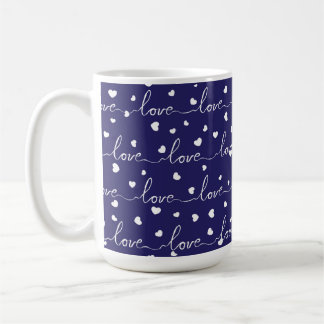 MUG MARINE BLEU AVEC AMOUR BLANC SCRIPTÉ AVEC COEURS