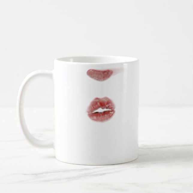Mug Marque de bâton à lèvres Kiss Me (Gauche)