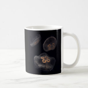 Mug Méduse lune nageant