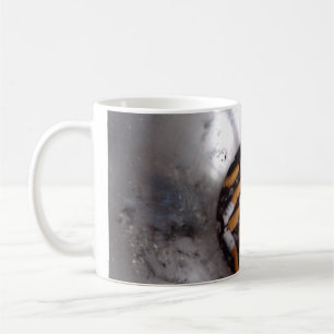 Mug Mégot dans le cendrier argenté de fumeurs, drôle