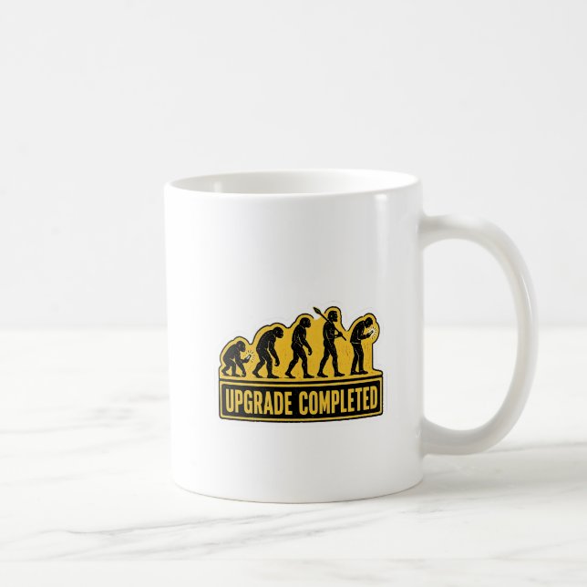 Mug Mème drôle d'évolution de mise à niveau terminée (Droite)