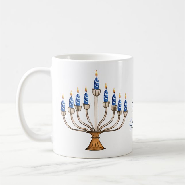 Mug Menorah avec des bougies brûlantes Joyeux Hanoukka (Gauche)