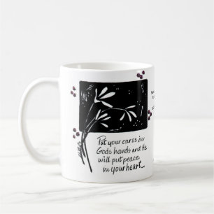 Mug Mettez vos soins dans l'aimant des mains de Dieu