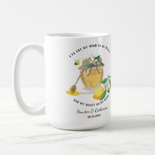 Mug Miel avec jolies abeilles, fleurs de citron et feu