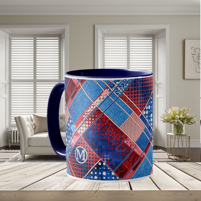 Mug Monogramme Blue Jeans Motif de chaudière (Mug featuring your monogram (optional) on a blue jeans based patterned patchwork or quilting design)