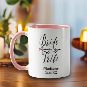 Mug Monogramme de la main de la tribu des mariées tiré
