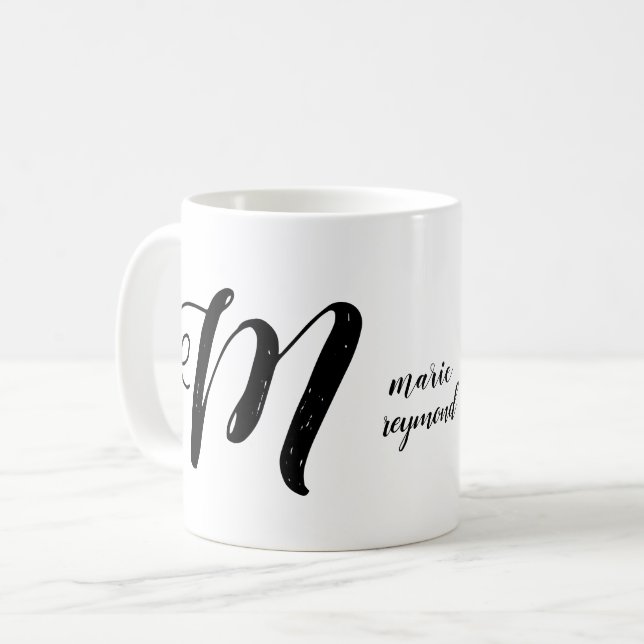 Mug monogramme de lettre M personnalisée b/p (Devant gauche)