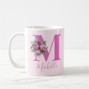 Mug Monogramme initiale de nom floral rose aquarelle