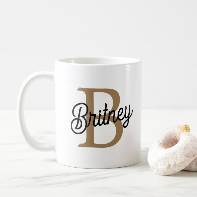 Mug Monogramme moderne élégant Nom Black Gold Script (Avec donut)