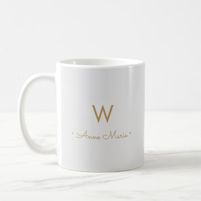 Mug Monogramme moderne gris clair or script (Gauche)