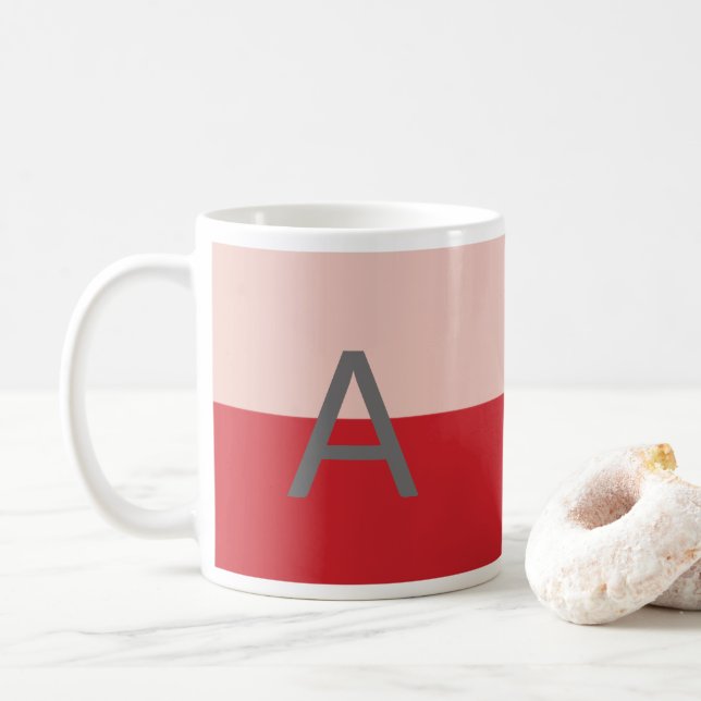Mug Monogramme moderne simple rouge et rose (Avec donut)