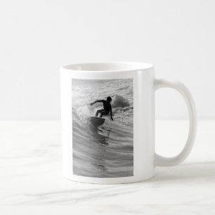 Mug Monter En Niveaux De Gris De Vague
