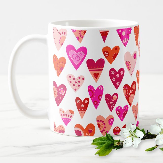 Mug Motif de coeur Rouge rose moderne (Japandi hearts design coffee mug for Valentines day or any other day!)
