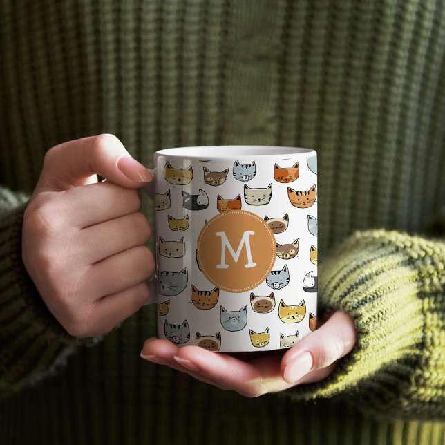 Mug Motif de Doodle visage de chat avec Monogramme (Cat Face Doodle Pattern Mug)