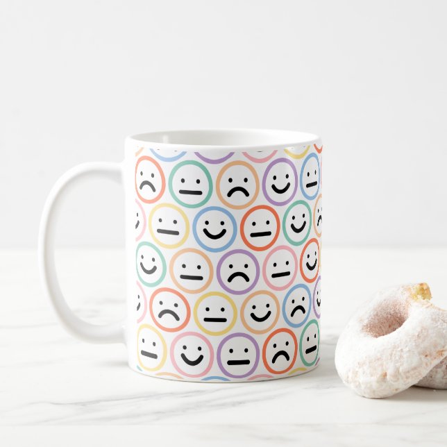 Mug Motif de l'émoticône à visage coloré (Avec donut)