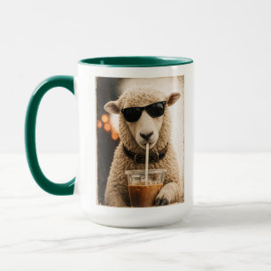 Mug Moutons cools buvant du café glacé