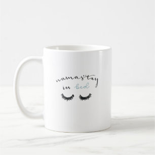 Mug Namastay dans le lit