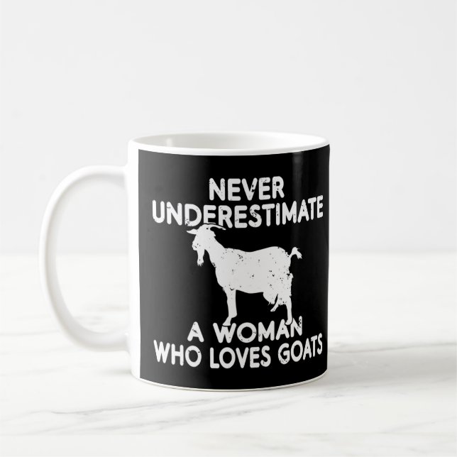 Mug Ne sous-estimez jamais une femme qui aime les chèv (Gauche)