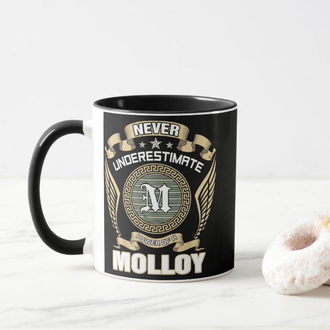 MUG NEVER_UNDERESTIMATE_POWER_OF_A_MOLLOY (Avec donut)