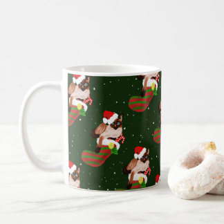Mug Noël du chat siamois avec bas et chapeau de Père N