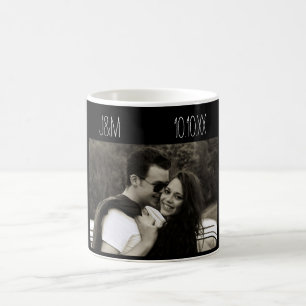 Mug Noir d'initiales de date de photo de couples