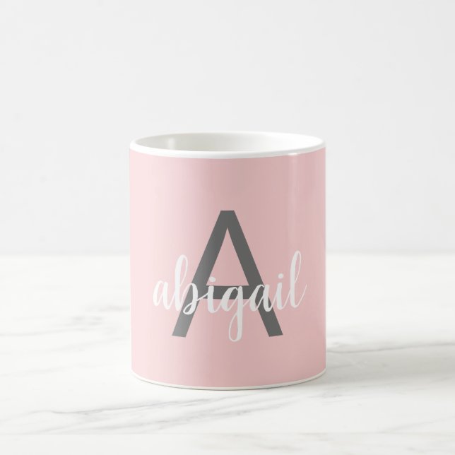 Mug Nom du monogramme moderne rose pâle personnalisé (Centre)