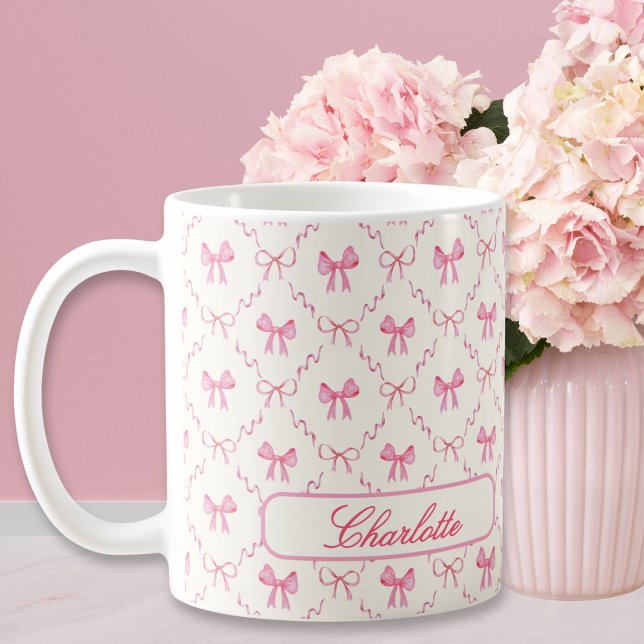 Mug Nom personnalisé Coquette Rose Bow (cute personalized gift for girls, pink coquette bow mug with custom name in script calligraphy)