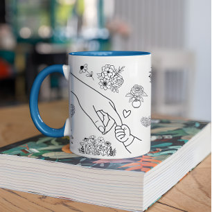 Mug Noms personnalisés d'enfants tenant la main de mam