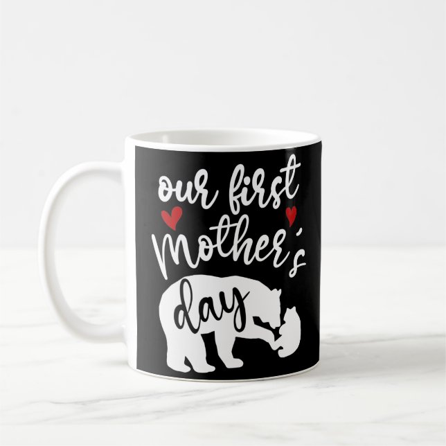 Mug Nos premiers Coeurs de la Fête des mères Mama Bear (Gauche)