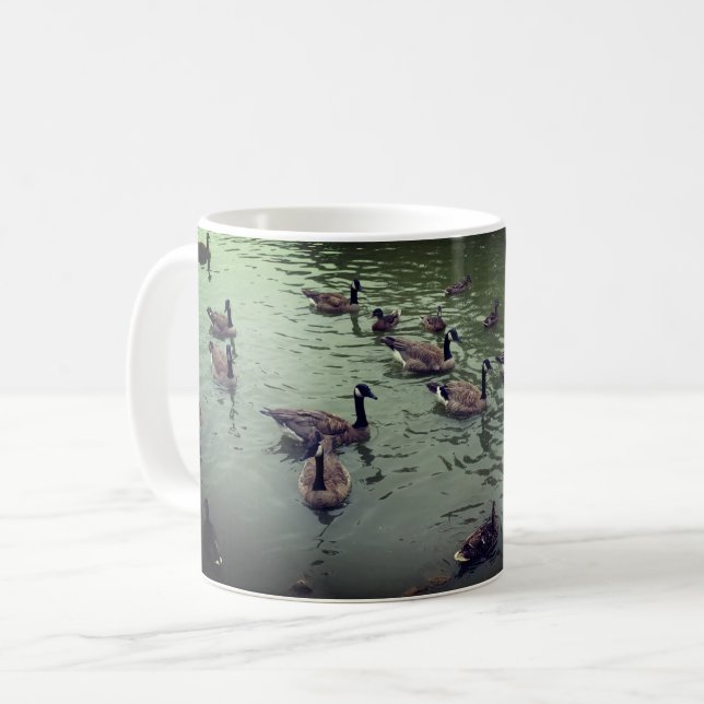 Mug Oies canadiennes et canards colverts (Devant gauche)