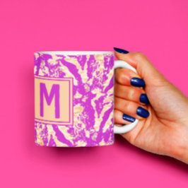 Mug Or rustique sur marbre violet Chic Monogramme pers