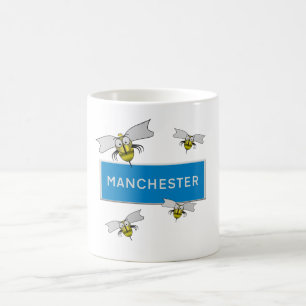 Mug Panneau routier de Manchester avec des abeilles.