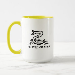 Mug Pas de pas sur les mèmes de snek parodie de Gadsde