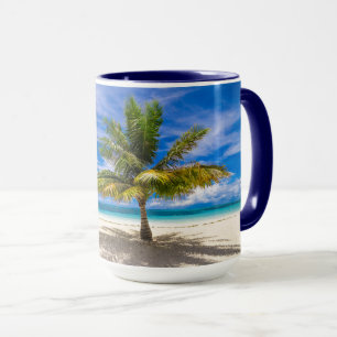 Mug Paume sur la plage blanche de sable