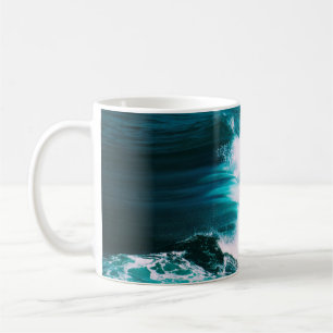 MUG PERSONNE EN SURBORD AVEC VAGUES OCÉANIQUES