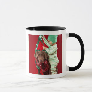 Mug Petit garçon décorant un chien