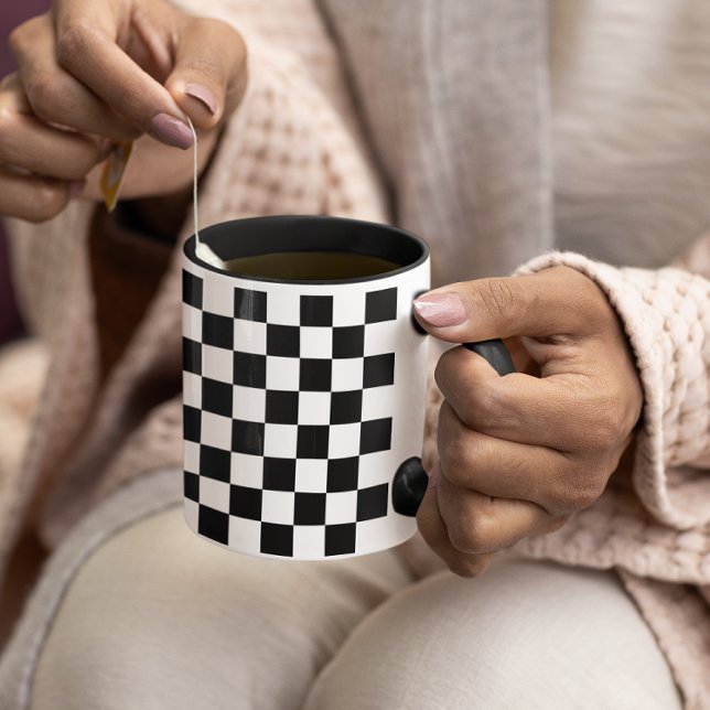Mug Petit Motif noir et blanc (Small Black and White Checked Pattern Mug)