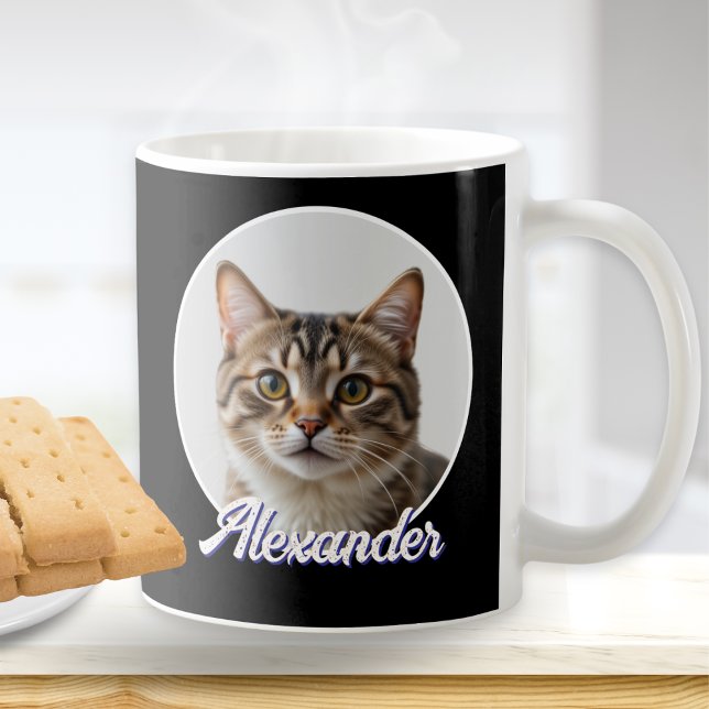 Mug Photo et nom du chat noir élégant (A stylish black mug to customize with a photo of your cat and your pet's name in grunge script)
