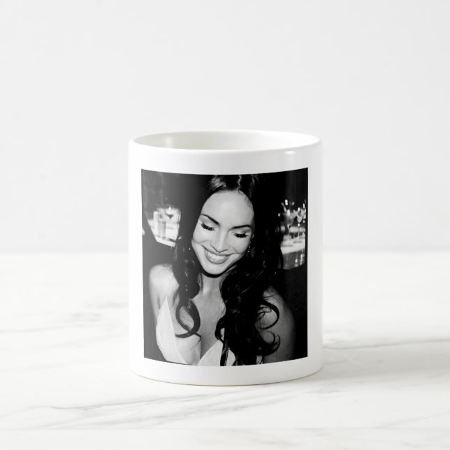 Mug Photo noir et blanc de Megan Fox (Centre)