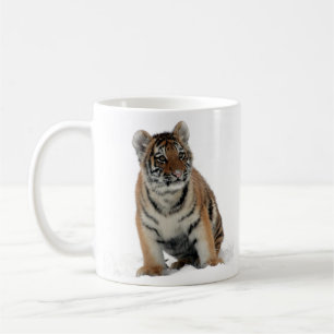 Mug Photographie d'un jeune tigre dans la neige