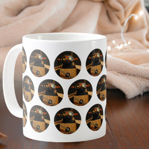 Mug Pilote drôle Chat noir dans une boîte d'avion Pers