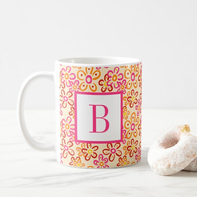 Mug Pink Orange Retro Daisy Flowers Initial Monogram (Avec donut)