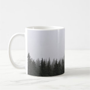 MUG PINS VERTS SOUS LE CIEL BLANC