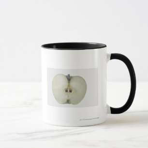 Mug Plan rapproché d'une pomme coupée en tranches de