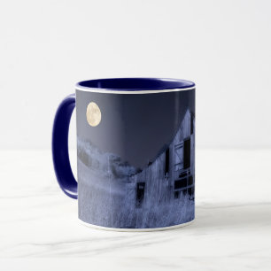 Mug Pleine lune au-dessus   Vieille grange patinée par
