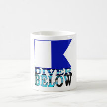 plongeur au-dessous de bleu