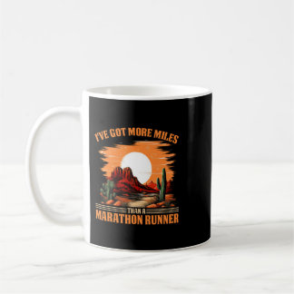Mug Plus de miles que Marathon Runner Sarcastic Cross
